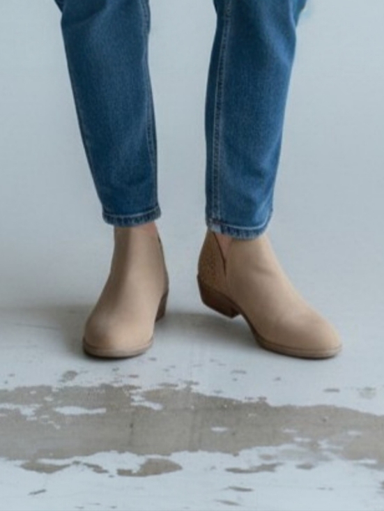 Vepose Shoes - Vepose Tan Memory Foam Ankle Boots ♡*